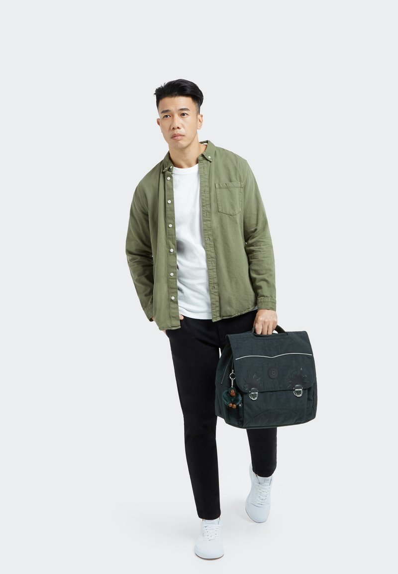 Kipling INIKO BTS - Školní taška - true blue tonal