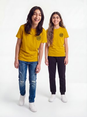 Santa Cruz, YOUTH STAMPED OPUS UNISEX - T-shirts print - mustard