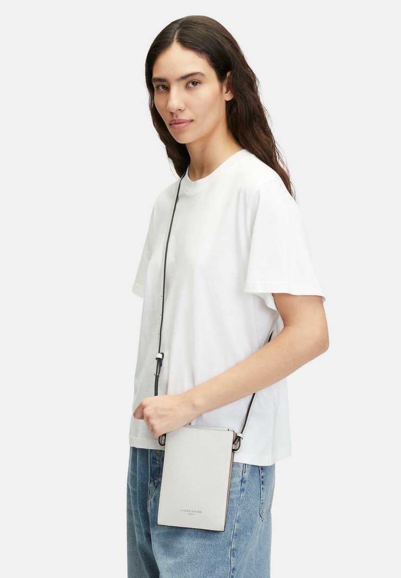 Liebeskind Berlin HILLA - Phone pouch - creme