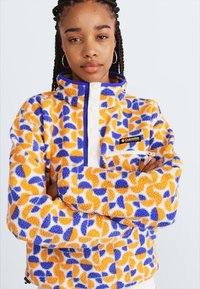 Columbia HELVETIA™ II PRINTED CROPPED HALF SNAP - Suéter de forro polar - sunstone retroscape