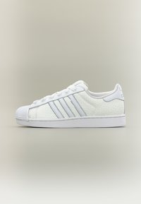 Δεν επιλέχθηκε, footwear white/silver-coloured metallic