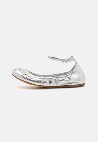 SHOWY - Balerinke s trakom oko gležnja - silver clear