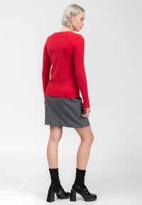 INFLUENCER CREW-NECK - Trui - red