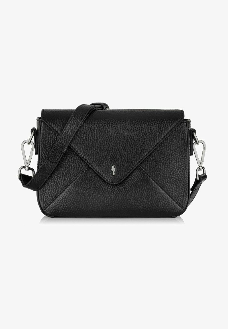 Czarna skórzana torebka na ramię z teksturowaną powierzchnią, trójkątną klapą i srebrnymi akcentami. Regulowany pasek i kompaktowy kształt.