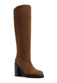 Stivale in suede marrone fino al ginocchio, con una forma strutturata, tacco a blocco e texture liscia. Presenta cuciture minimaliste e punta arrotondata.