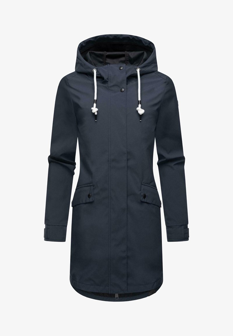 Jūrinė vandeniui atspari striukė su kapišonu, užsegimais su snapeliais, raištelių akcentais, dviem priekinėmis kišenėmis ir šiek tiek ilgesniu nugaros kraštu.