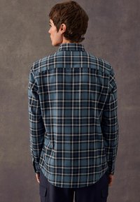 Next REGULAR FIT - Vapaa-ajan kauluspaita - navy blue check