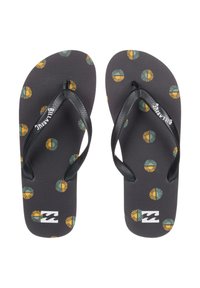 Schwarze Flip-Flops mit einer strukturierten Sohle und einem gemusterten Fußbett, das abwechselnd grüne und gelbe kreisförmige Designs zeigt. Logo auf dem Riemen sichtbar.