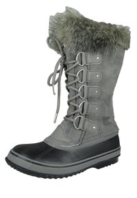 Szare wodoodporne buty z puchem sztucznym na kołnierzu, sznurowanie z metalowymi oczkami oraz gumowa podeszwa dla lepszej przyczepności.