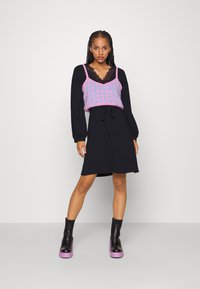 Vero Moda VMLYRA V NECK DRESS - Vestido de dia - black