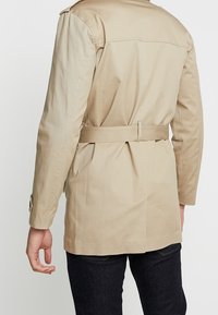 Gianni Lupo Trenchcoat - beige