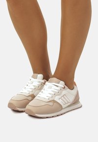 mtng Sneakers basse - apricot