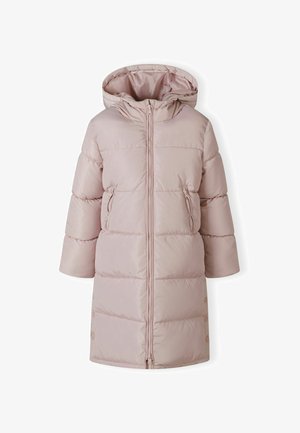 Pufferjack in lichtroze, met een capuchon, ritssluiting aan de voorkant, zijzakken en drukknoopjes langs de zoom. Zachte, gewatteerde textuur.