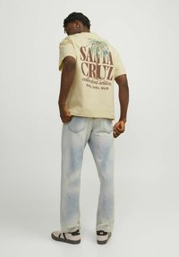 Jack & Jones Camiseta estampada - italian straw