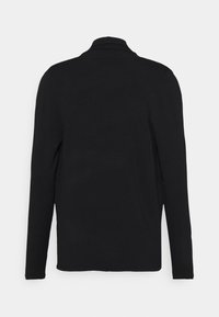 Czarna koszula z długim rękawem o miękkiej, gładkiej fakturze i delikatnym kołnierzyku. Charakteryzuje się prostym krojem bez widocznych wzorów czy dodatków.