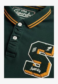 No seleccionado, enamel green