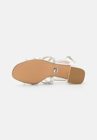 Buffalo LUCY SHINE - Sandaler - ivory