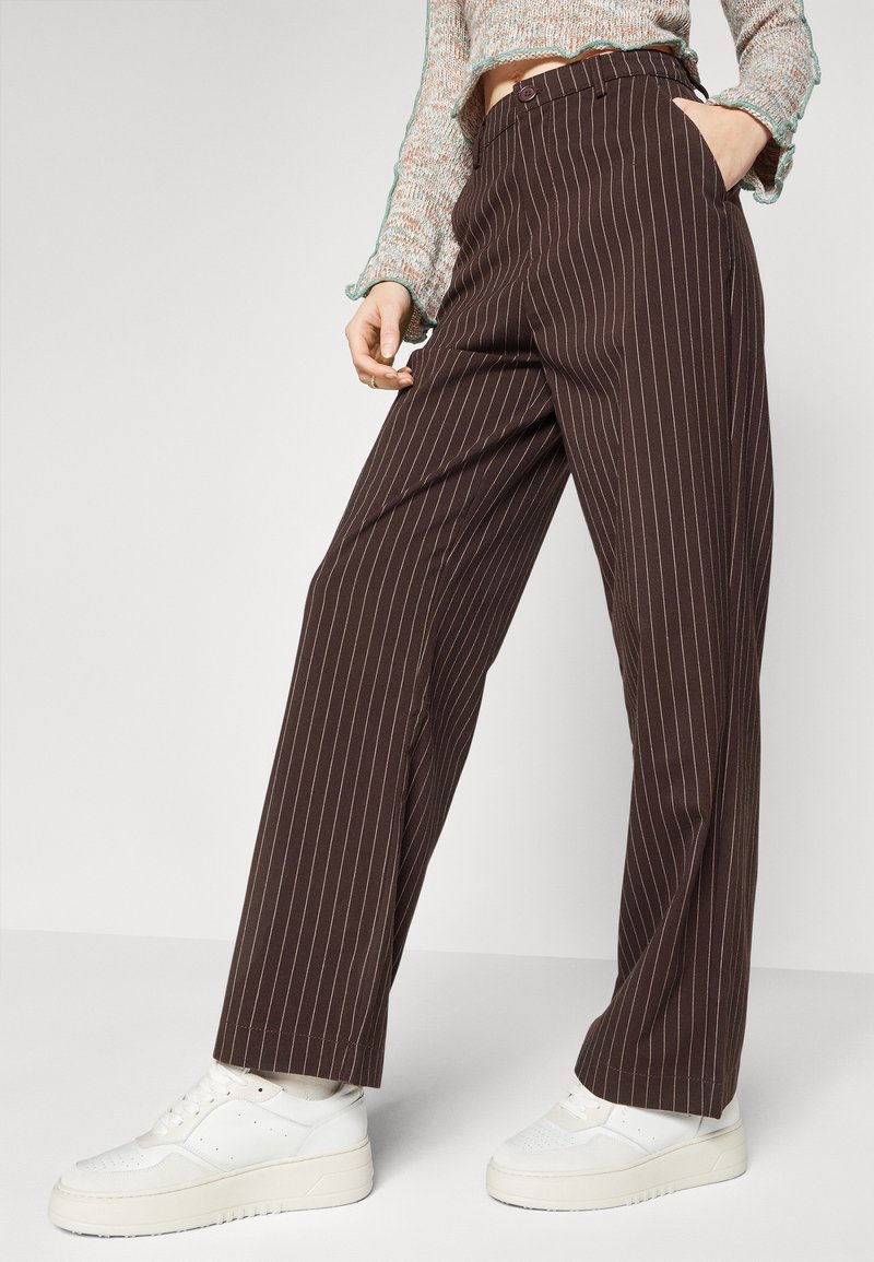 Even&Odd PINSTRIPE WIDE LEG TROUSERS - Stoffhose - brown/braun  