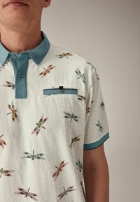 Next STANDARD - Polotričko - white dragonfly