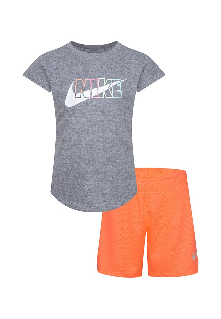 Nike Sportswear T-shirt print geel Nike Sportswear T-shirt print geel