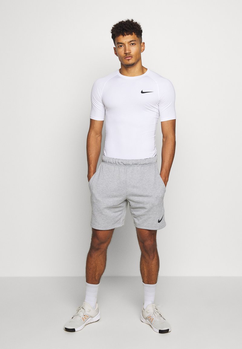 maglia attillata nike