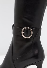 KIOMI Botas de tacón - black