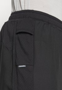 icebreaker MERINO ZONEKNIT - Ulkoshortsit - BLACK