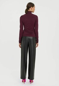 Vero Moda VMGLORY ROLLNECK  - Neule - winetasting