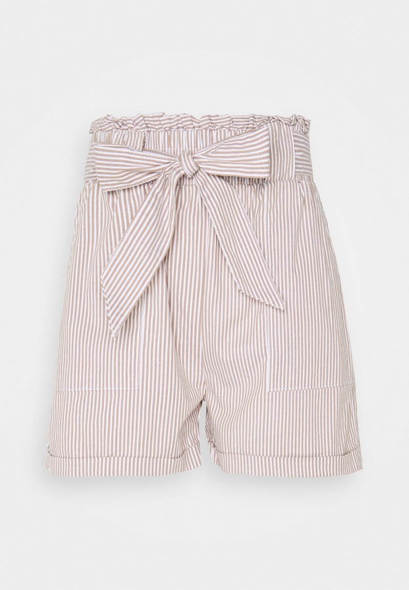 Shorts rayés en coton beige et blanc, dotés d'une taille élastique avec un lien frontal et deux poches latérales. Design texturé et décontracté.