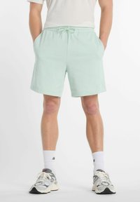Unselected, green