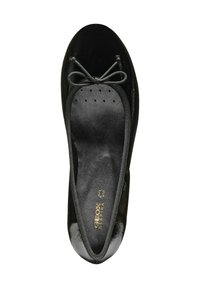 Ballerines en cuir verni noir avec un bout rond, un nœud décoratif et une semelle intérieure perforée. Logo de la marque visible à l'intérieur. Texture douce.