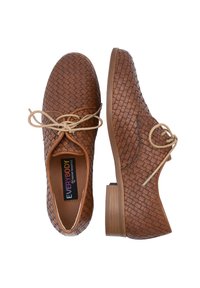 Chaussures en cuir tressé marron avec un bout arrondi, un design à lacets et un petit talon empilé. Présentent une surface texturée et des lacets beige clair.