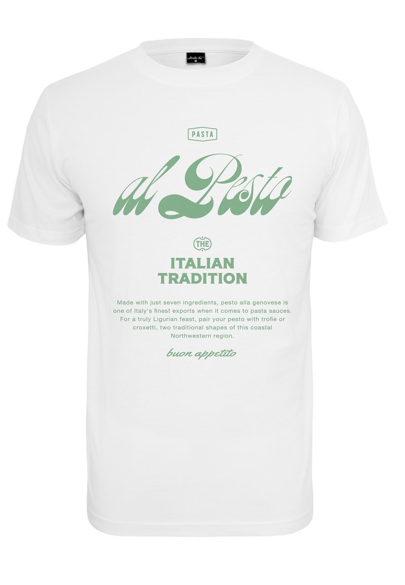 Hvid bomulds T-shirt med grøn tekst, der læser "Pasta al Pesto" og "Den italienske tradition" med yderligere madlavningsinstruktioner nedenfor.