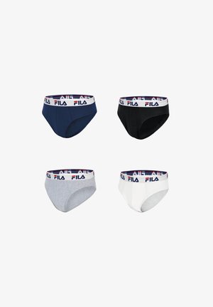 Quatre slips homme en bleu marine, noir, gris et blanc, chacun avec une ceinture élastique blanche ornée du logo FILA en bleu et rouge.