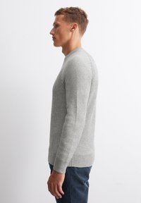 Marc O'Polo REGULAR - Strickpullover - grey melange