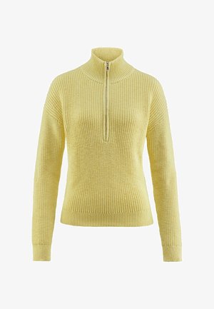 Gelber Strickpullover mit einem hohen Kragen und einem halblangen Reißverschluss. Strukturierter Stoff mit gerippten Akzenten an den Bündchen und dem Saum.