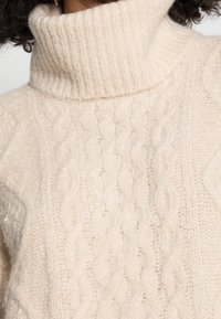 OPUS Jumper - off-white