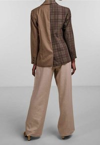 YAS Blazer - brown
