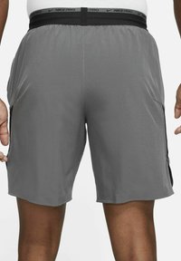 Nike Performance Pantaloncini sportivi - iron grey/black