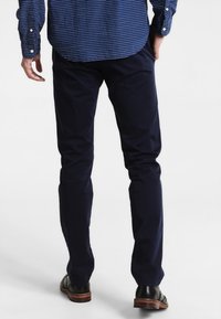 sandro Chino kalhoty - dark blue