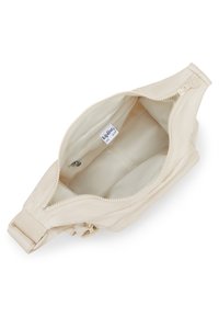 Kermankolinen vetoketjullinen laukku, jossa on sileä pinta, beige vuori ja sisätasku. Koristeina on pieni etiketti sisällä.