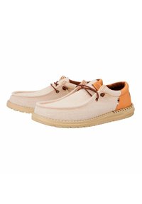 Scarpe casual beige realizzate in tessuto testurizzato con accenti arancioni e lacci marroni. Suola in gomma con un design cucito per garantire durata.