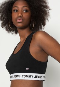 Tommy Jeans LOGO CROP - Topp - black