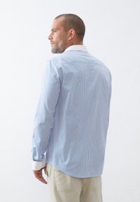 Pier One Pluus - blue/white