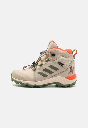 DISNEY MID GORE-TEX HIKING SHOES UNISEX - Hiking shoes - beige/olive strata/impact orange