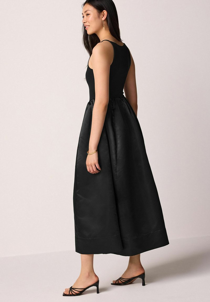 Next RACER MIDI - REGULAR FIT - Festklänning - black