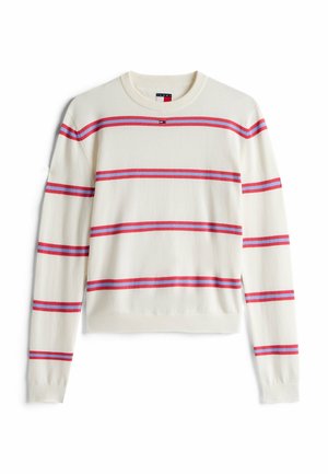Pull à col rond blanc avec des rayures horizontales rouges et bleues, logo de petite taille au centre de la poitrine, manches longues et poignets côtelés.