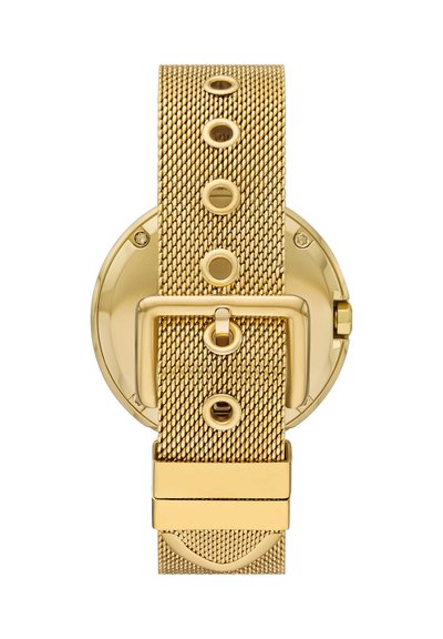 Goldenes Mesh-Uhrenarmband mit Schnalle, befestigt um die Rückseite eines runden goldenen Uhrengehäuses auf weißem Hintergrund.