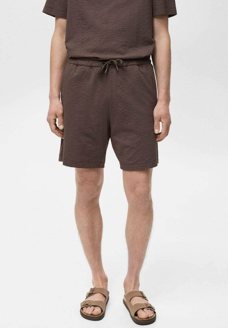 Mango - SEERS - Shorts - chocolate, Ingrandire