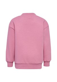 Różowy sweatshirt z okrągłym dekoltem, ściągaczami przy mankietach i u dołu. Wykonany z miękkiego materiału, z luźnym krojem, bez dodatkowych detali czy wzorów.